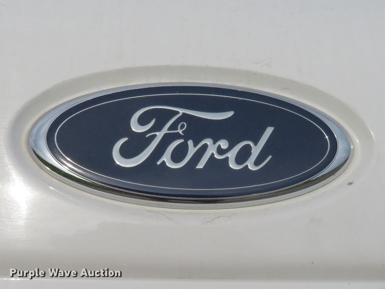 image for item DH1228 2002 Ford Econoline E450 Super Duty  ambulance