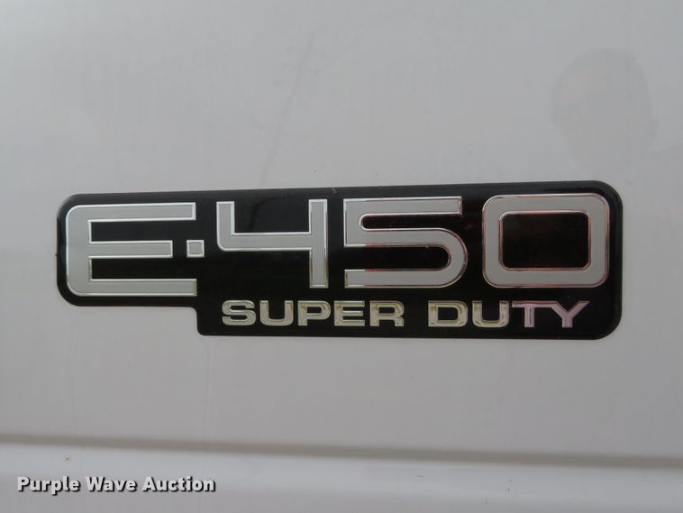 image for item DH1228 2002 Ford Econoline E450 Super Duty  ambulance