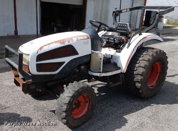 image for item DH7014 Bobcat CT230  tractor