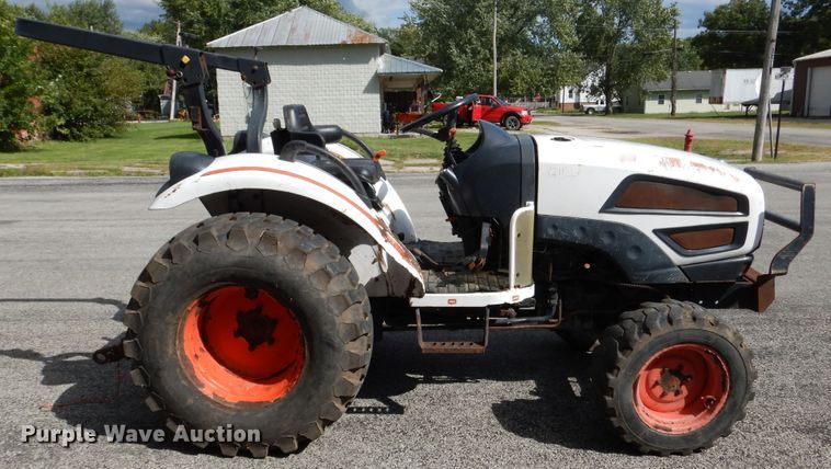 image for item DH7014 Bobcat CT230  tractor