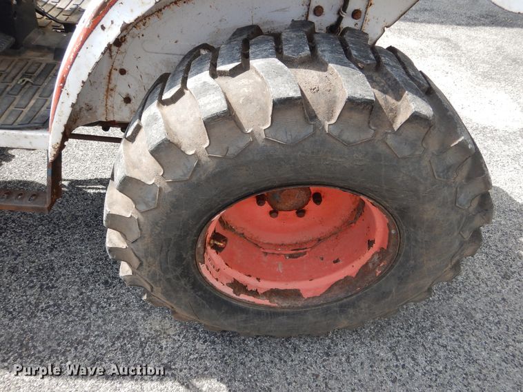 image for item DH7014 Bobcat CT230  tractor