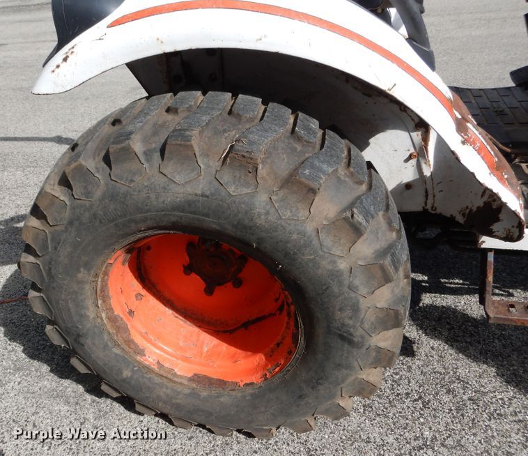 image for item DH7014 Bobcat CT230  tractor