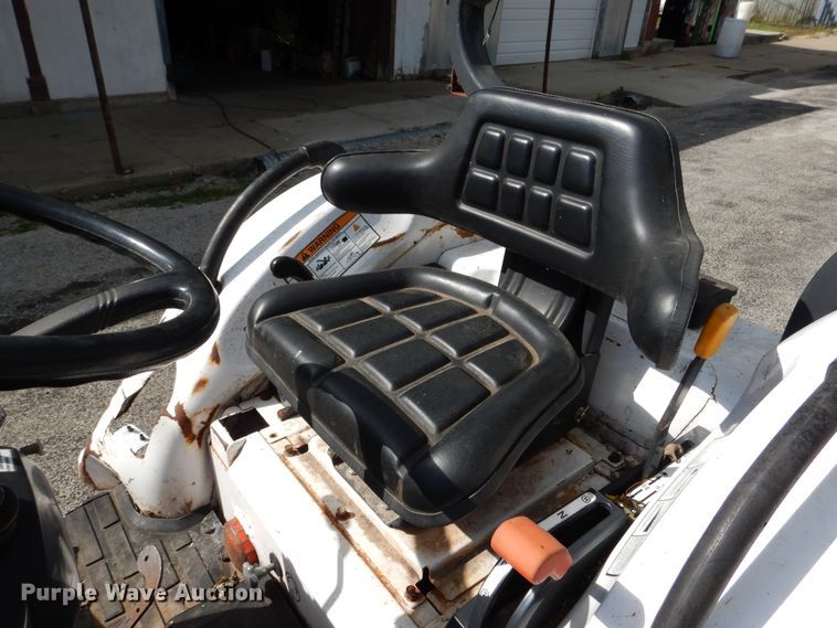 image for item DH7014 Bobcat CT230  tractor