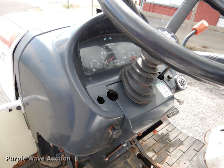 image for item DH7014 Bobcat CT230  tractor