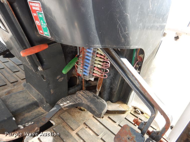 image for item DH7014 Bobcat CT230  tractor