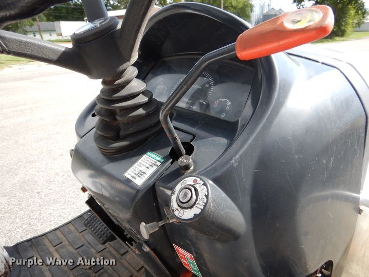 image for item DH7014 Bobcat CT230  tractor