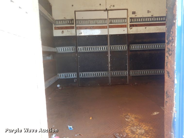 image for item DI0471 2005 Clark refrigerated van trailer