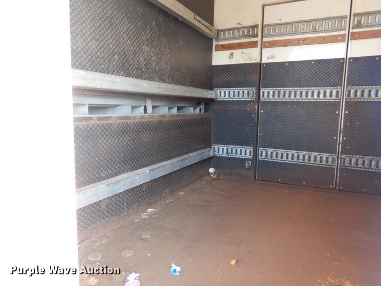 image for item DI0471 2005 Clark refrigerated van trailer