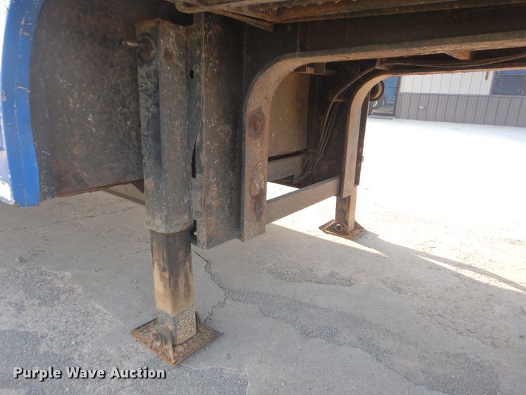 image for item DI0471 2005 Clark refrigerated van trailer