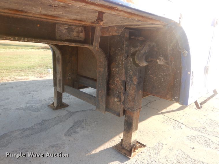 image for item DI0471 2005 Clark refrigerated van trailer