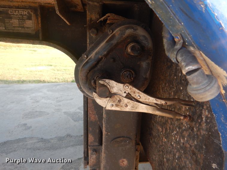 image for item DI0471 2005 Clark refrigerated van trailer