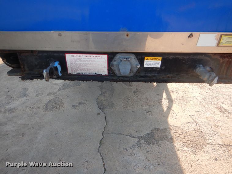 image for item DI0471 2005 Clark refrigerated van trailer