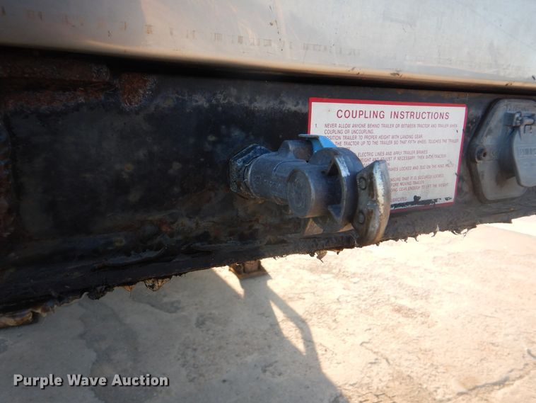 image for item DI0471 2005 Clark refrigerated van trailer