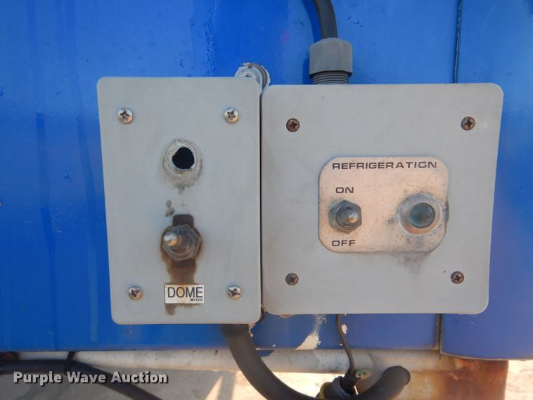 image for item DI0471 2005 Clark refrigerated van trailer