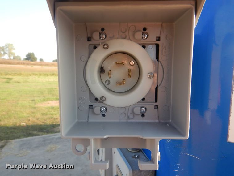 image for item DI0471 2005 Clark refrigerated van trailer