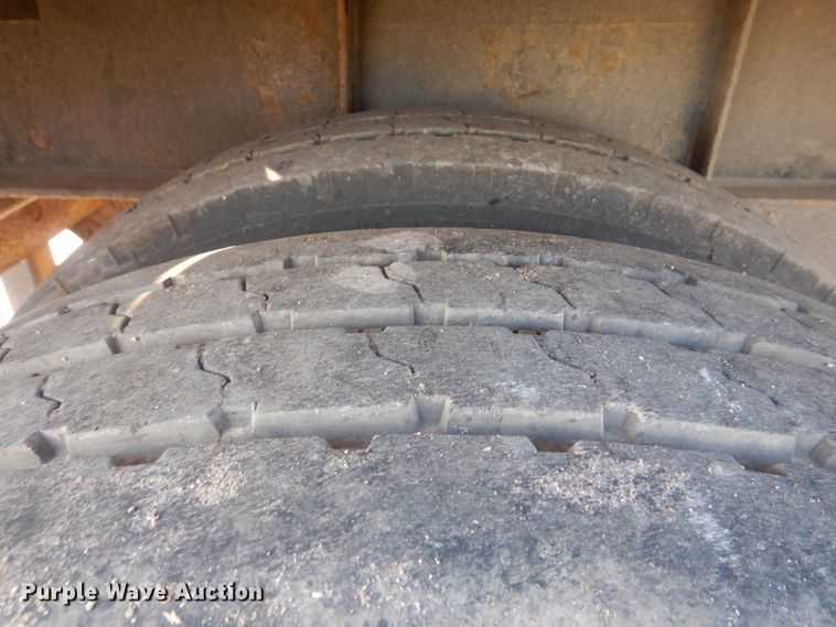 image for item DI0471 2005 Clark refrigerated van trailer