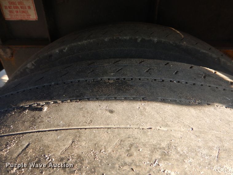 image for item DI0471 2005 Clark refrigerated van trailer