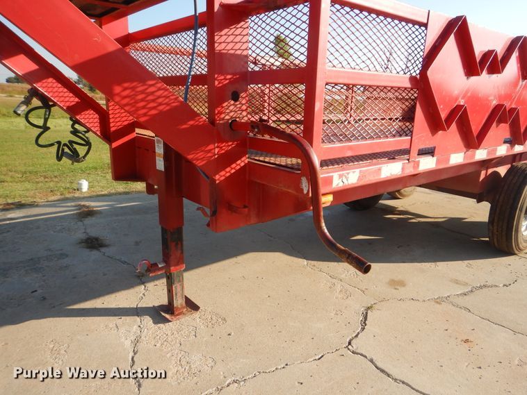 image for item DI0472 1970 Homette Homes MX utility trailer