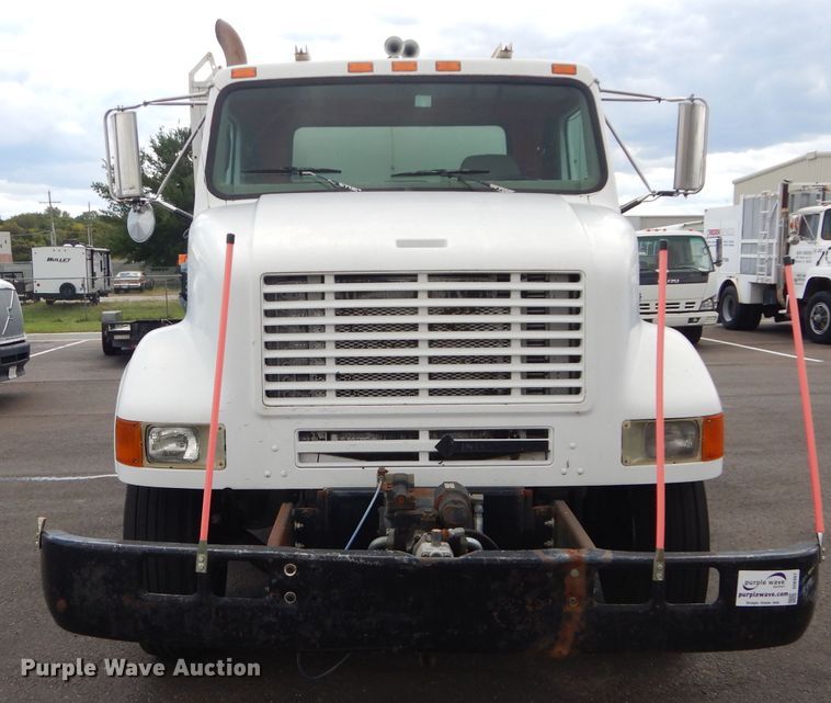 image for item DI8307 1998 International 8100  sewer jetter truck