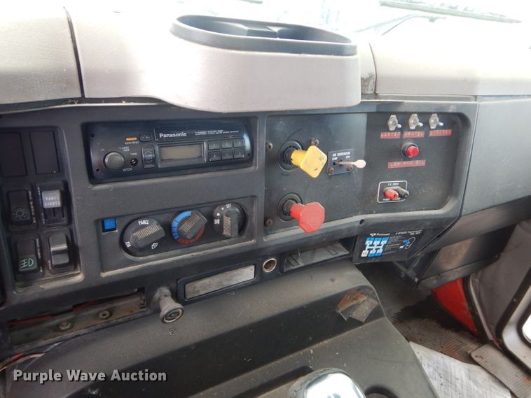 image for item DI8307 1998 International 8100  sewer jetter truck