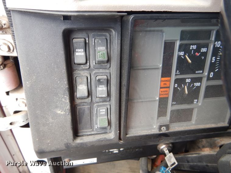 image for item DI8307 1998 International 8100  sewer jetter truck