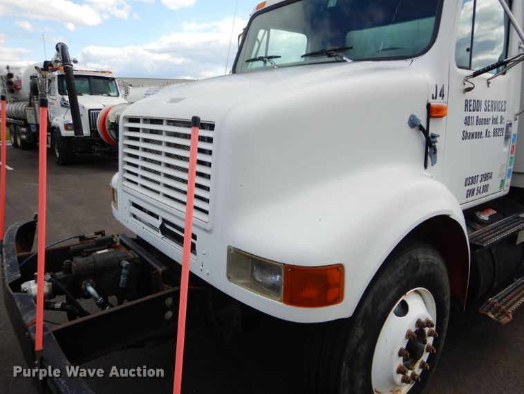 image for item DI8307 1998 International 8100  sewer jetter truck