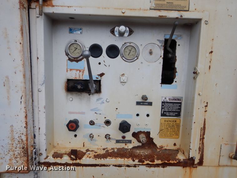 image for item DI8307 1998 International 8100  sewer jetter truck