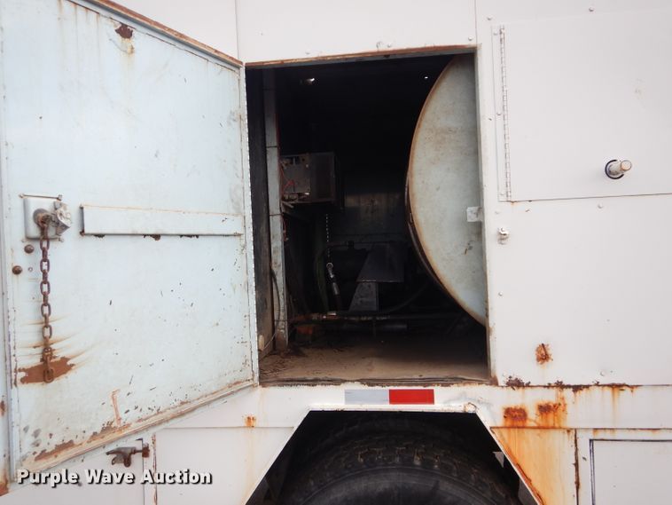 image for item DI8307 1998 International 8100  sewer jetter truck