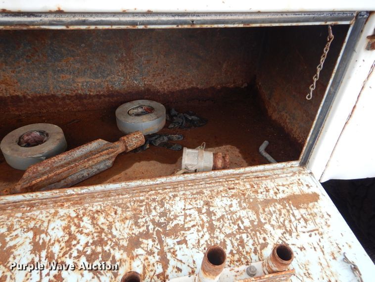 image for item DI8307 1998 International 8100  sewer jetter truck