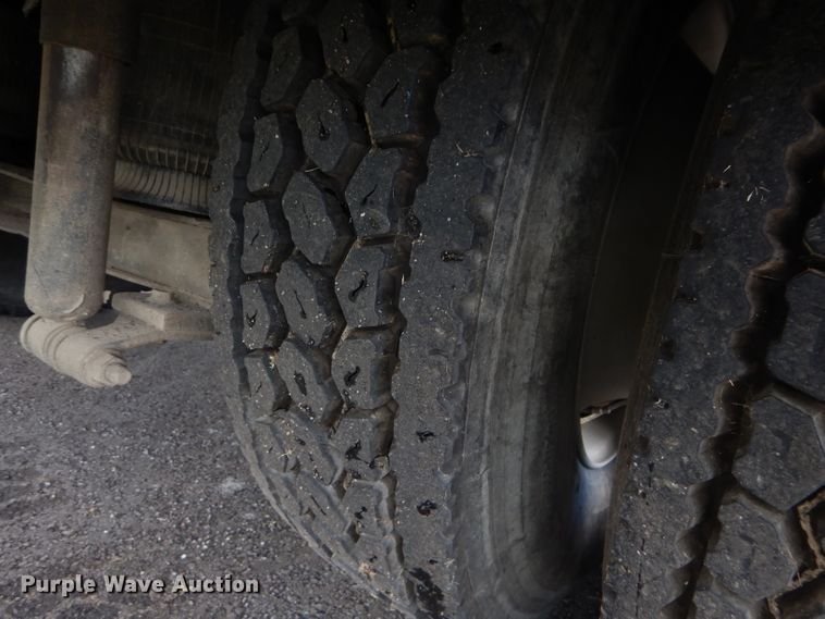 image for item DI8307 1998 International 8100  sewer jetter truck