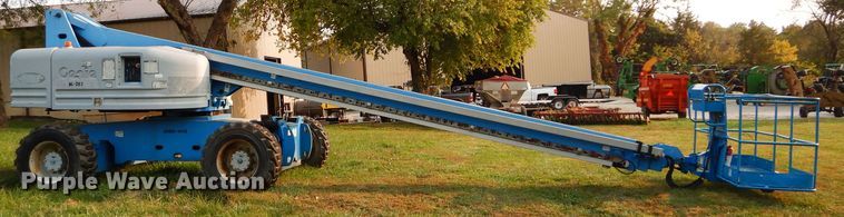 image for item DI8314 2005 Genie S80  boom lift