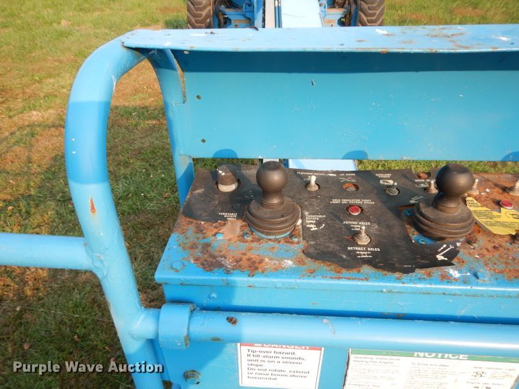 image for item DI8314 2005 Genie S80  boom lift