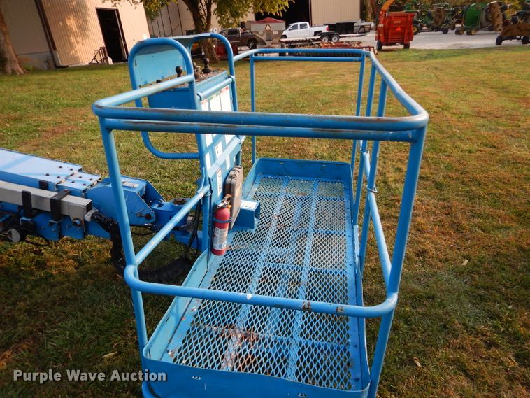 image for item DI8314 2005 Genie S80  boom lift