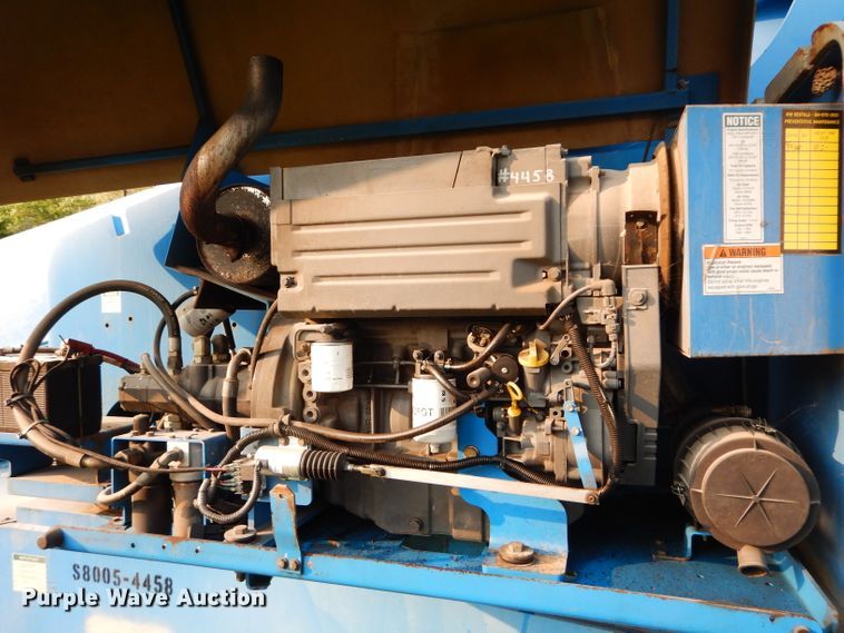 image for item DI8314 2005 Genie S80  boom lift