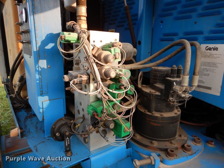 image for item DI8314 2005 Genie S80  boom lift