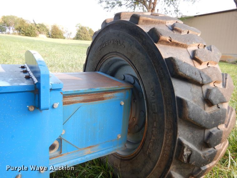 image for item DI8314 2005 Genie S80  boom lift