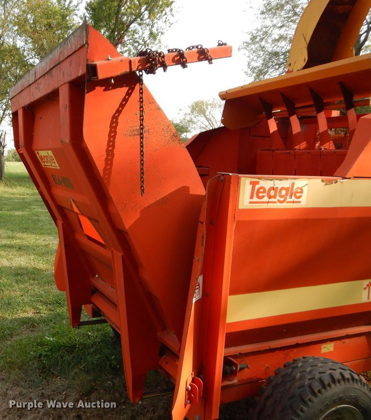 image for item DI8315 2006 Teagle 8080 bale processor
