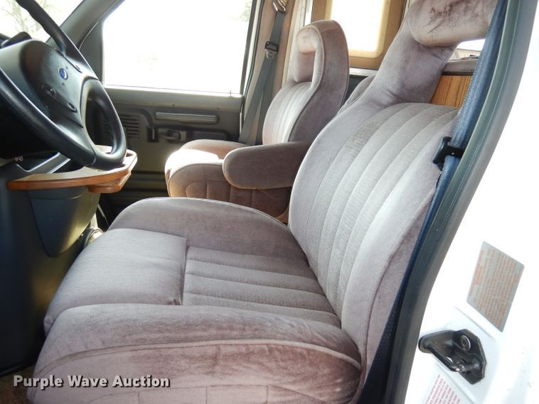 image for item DJ6820 1993 Ford Econoline E350  Jayco Eagle RV