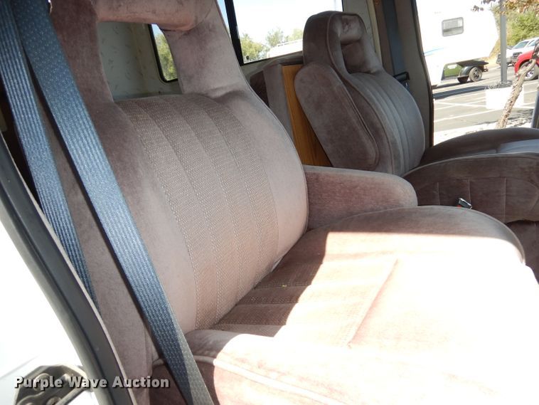 image for item DJ6820 1993 Ford Econoline E350  Jayco Eagle RV