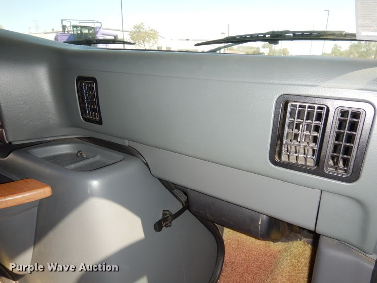 image for item DJ6820 1993 Ford Econoline E350  Jayco Eagle RV