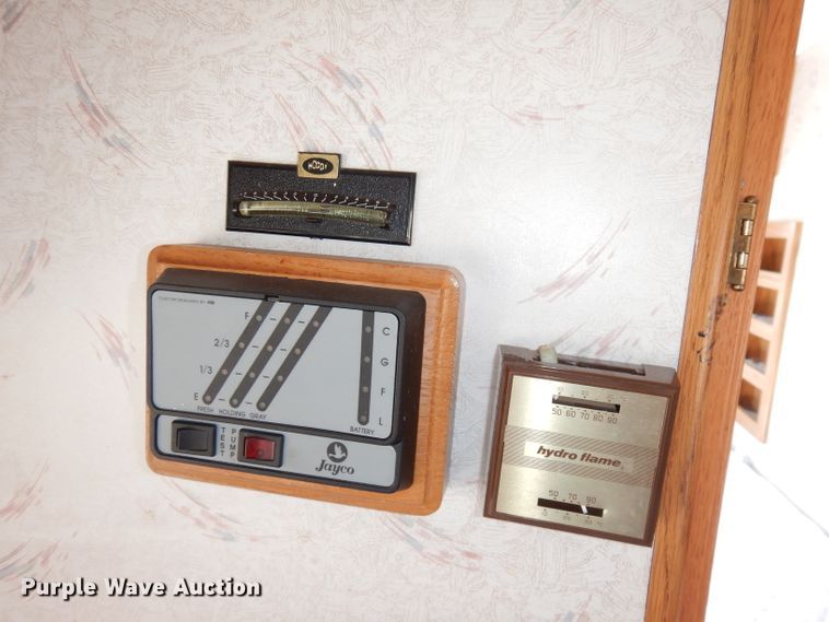 image for item DJ6820 1993 Ford Econoline E350  Jayco Eagle RV