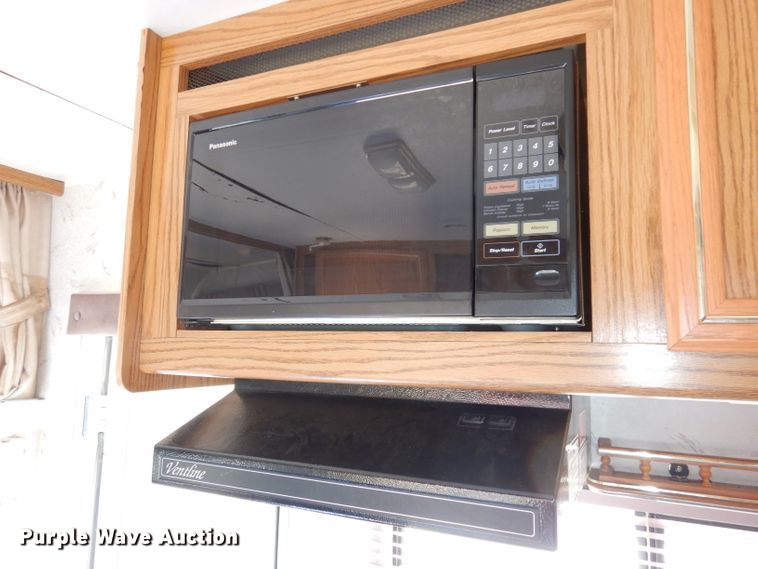 image for item DJ6820 1993 Ford Econoline E350  Jayco Eagle RV