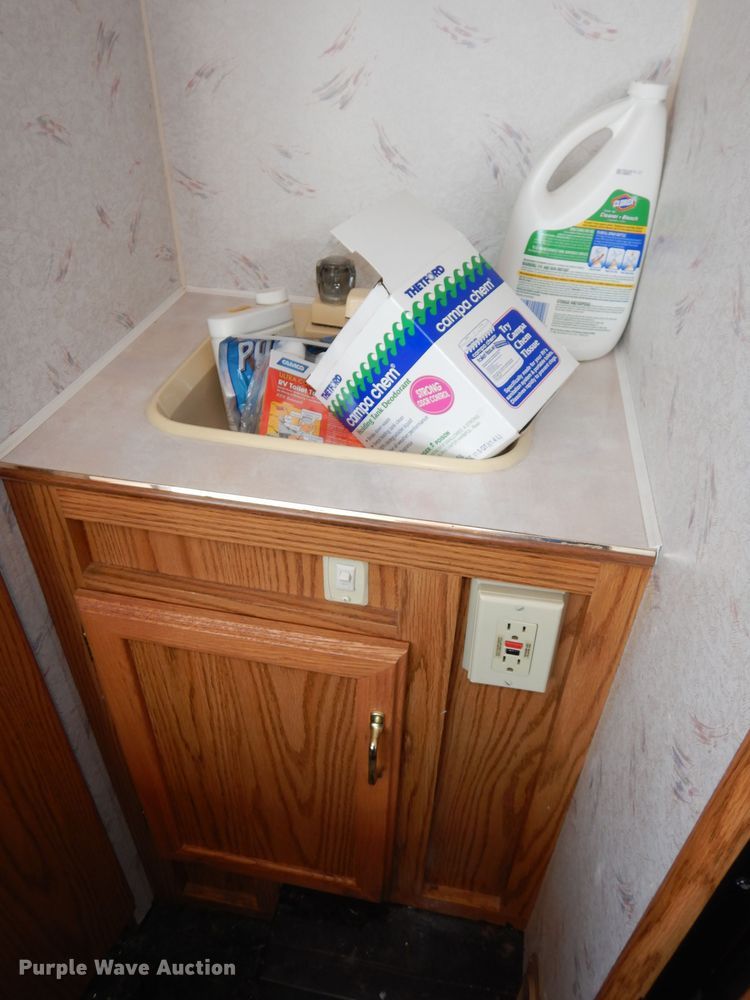 image for item DJ6820 1993 Ford Econoline E350  Jayco Eagle RV