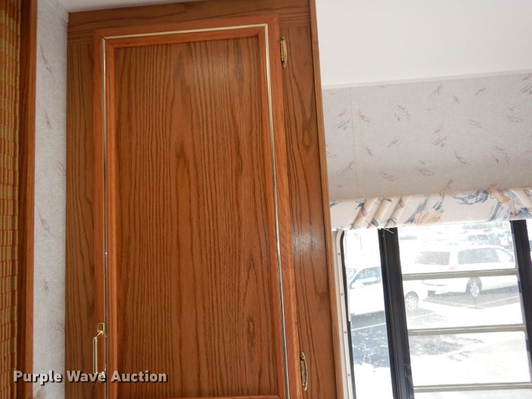 image for item DJ6820 1993 Ford Econoline E350  Jayco Eagle RV