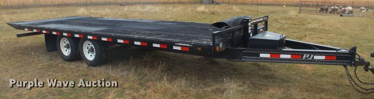 image for item DX9243 2009 PJ Trailer T8222 tilt deck equipment trailer