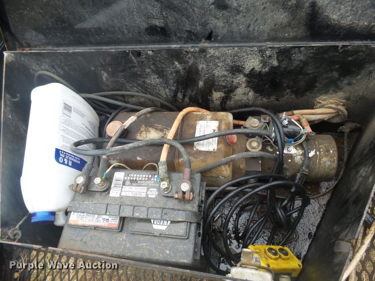 image for item DX9243 2009 PJ Trailer T8222 tilt deck equipment trailer