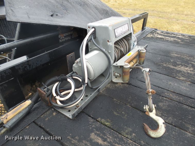 image for item DX9243 2009 PJ Trailer T8222 tilt deck equipment trailer