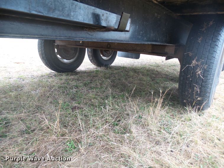 image for item DX9243 2009 PJ Trailer T8222 tilt deck equipment trailer