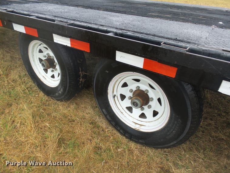 image for item DX9243 2009 PJ Trailer T8222 tilt deck equipment trailer