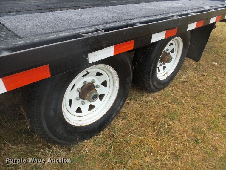 image for item DX9243 2009 PJ Trailer T8222 tilt deck equipment trailer